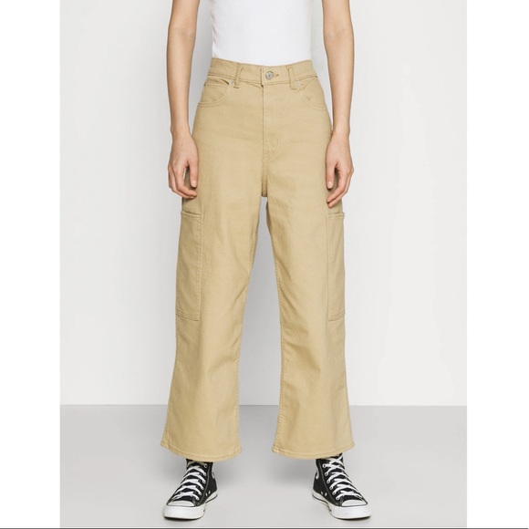 Levi’s Wide Leg Cropped Utility Pants in Incense Sound Khaki Beige NEW - Picture 1 of 6